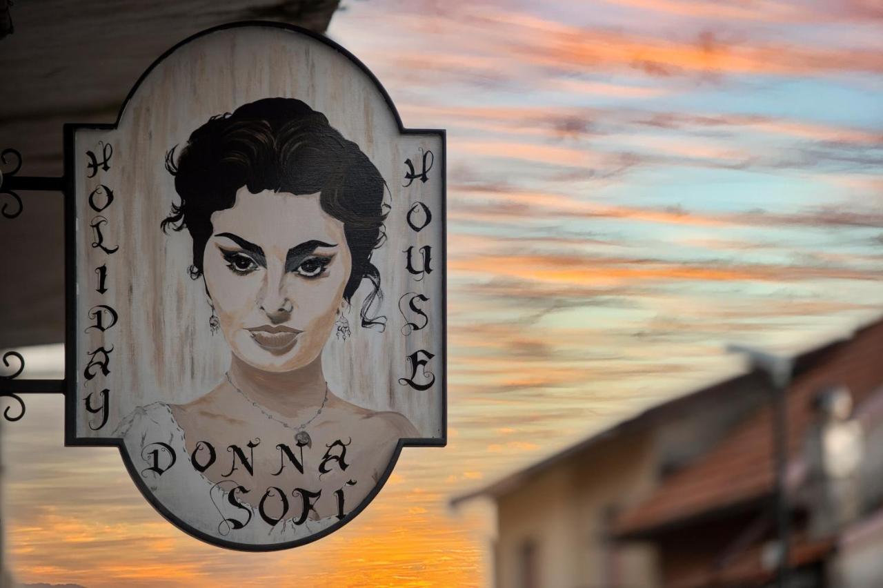 אג'רולה Donna Sofi Holiday House מראה חיצוני תמונה